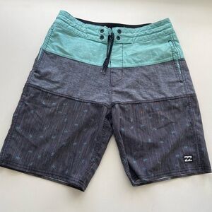 Billabong board shorts juniors size 25, length 17”